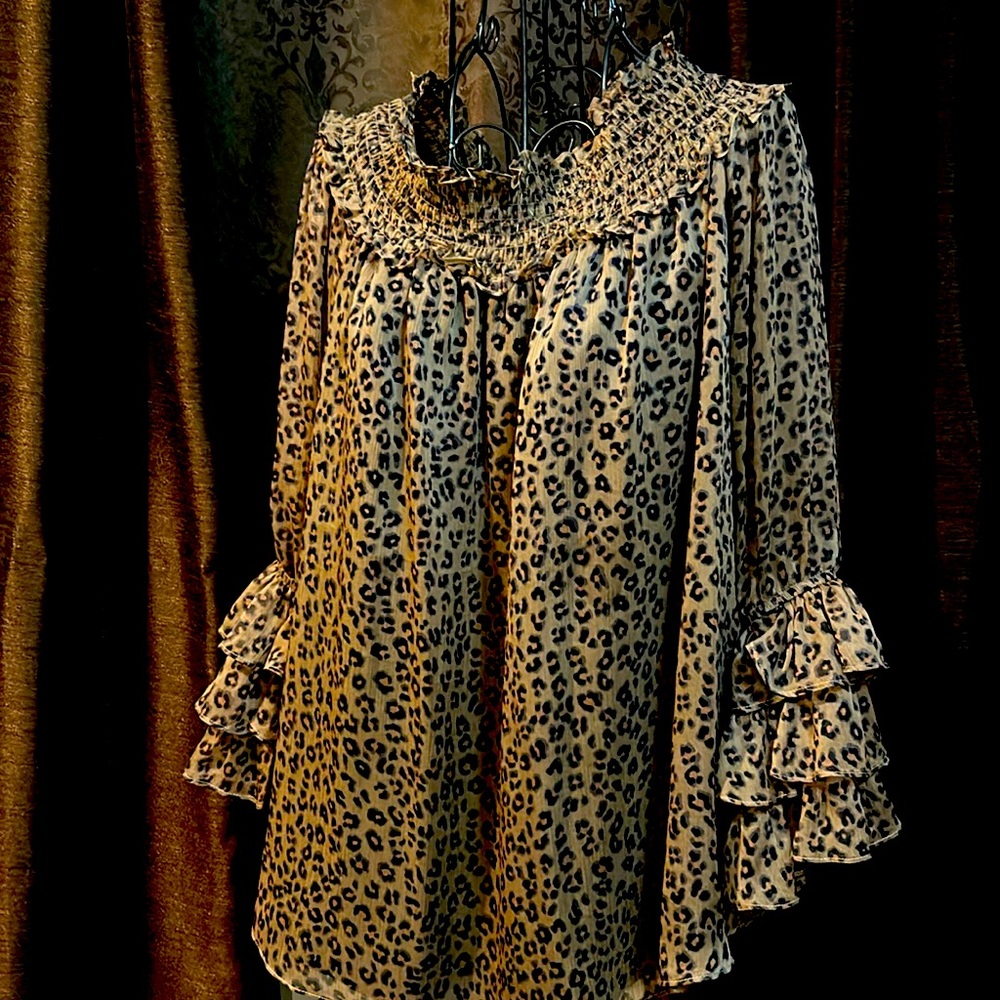 Leopard print CeCe off the shoulder Top